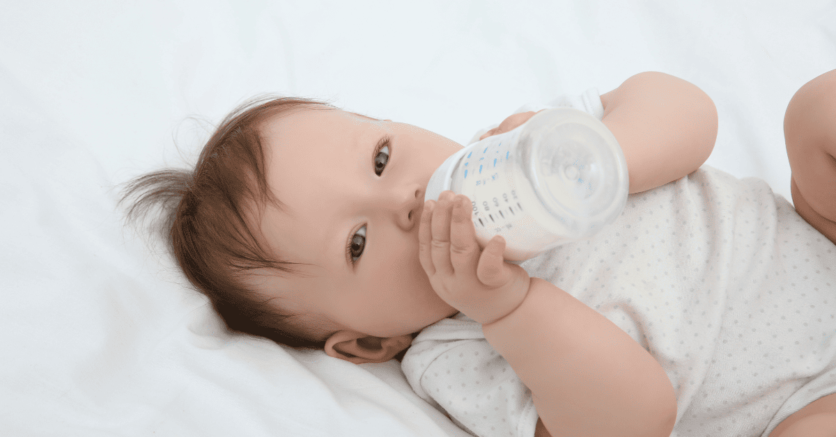 A Guide for Parents: When Do Babies Hold Their Own Bottle?